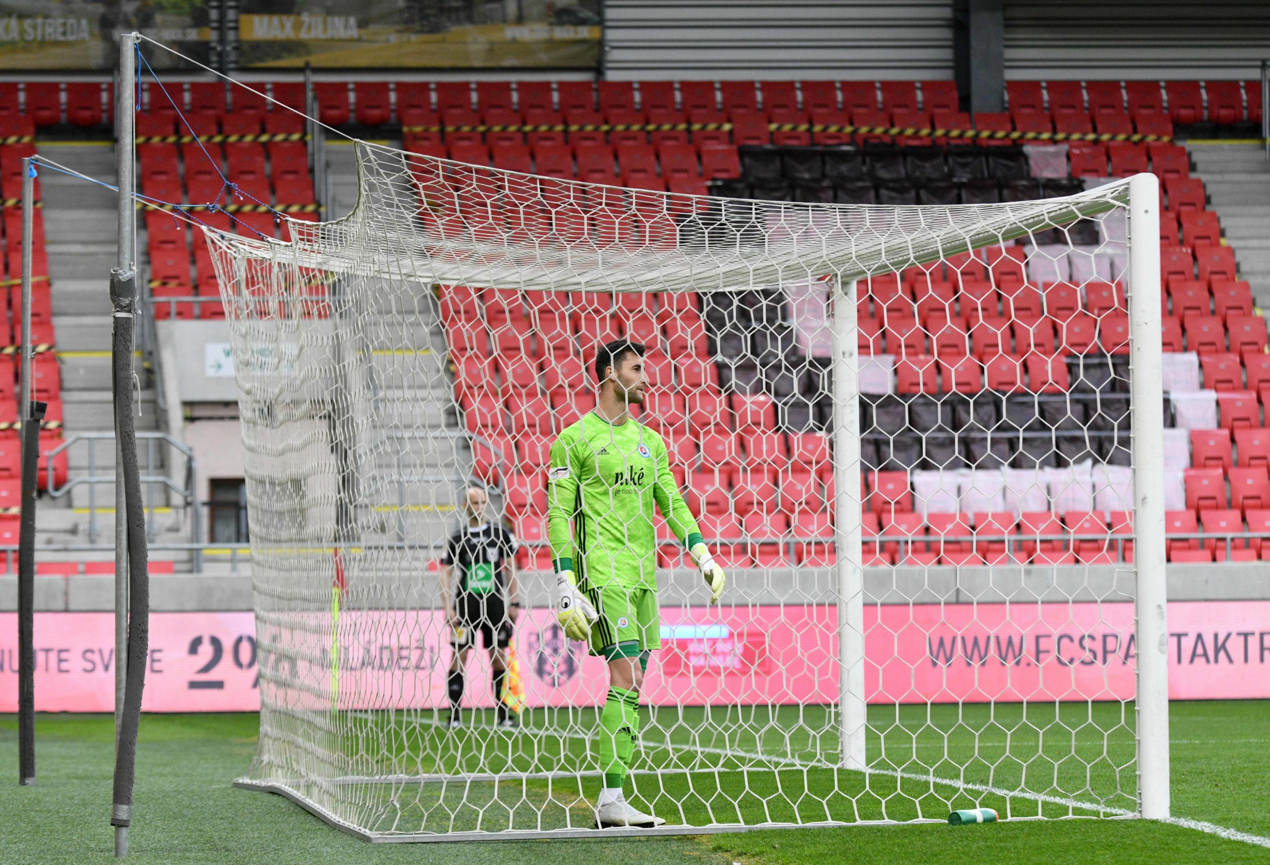 Exslovanisti s vydarenými debutmi v základnej zostave. Strelec s gólom, Greif s čistým kontom