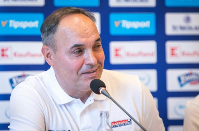 Bokroša teší obrovský úspech hokejistov do 18 rokov. Kritizoval platy pre slovenských mládežníckych trénerov, ledva prežijú – VIDEO