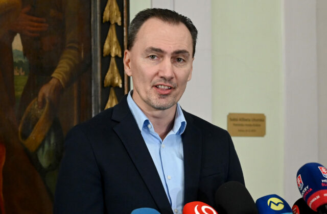Šatan má vo voľbách prezidenta SZĽH jedného protikandáta. Je ním výkonný riaditeľ HC Košice