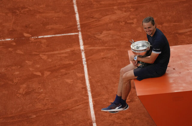 Zverevovi gratulovali Becker aj Nadal. Prvý muž s cukrovkou, ktorý vyhral grandslam, odkázala legenda – VIDEO