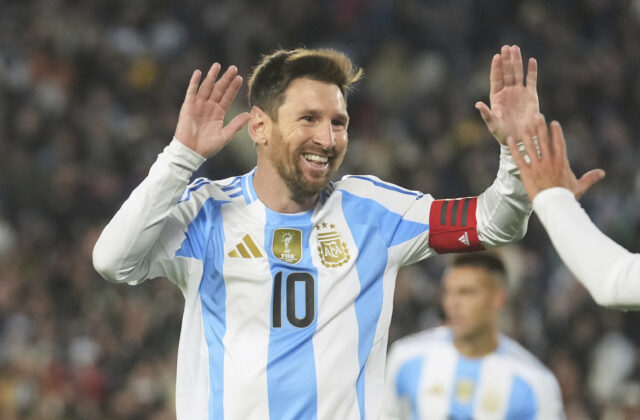 Indonézsky superfanúšik Messiho víta začiatok majstrovstiev sveta v Severnej Amerike