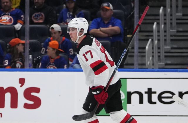Šimon Nemec prehovoril o novom živote v Calgary. Pomáhajú mu Pospíšil s Honzekom, od Flames čaká väčšiu šancu