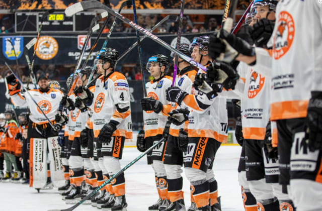Prestrelka v Michalovciach sa skončila lepšie pre domácich. Nitra sa v extralige trápi, zatiaľ vyhrala iba raz – VIDEO