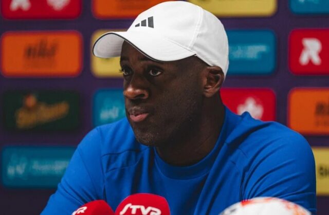Yaya Touré vraj v Slovane zostane iba jednu sezónu. Chcel niekde začať trénerskú kariéru a nešlo mu o peniaze – VIDEO